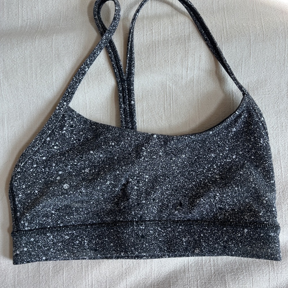 Lululemon Women's flow y Black Sports Bra